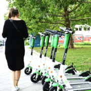 電動キックボード Lime パリ